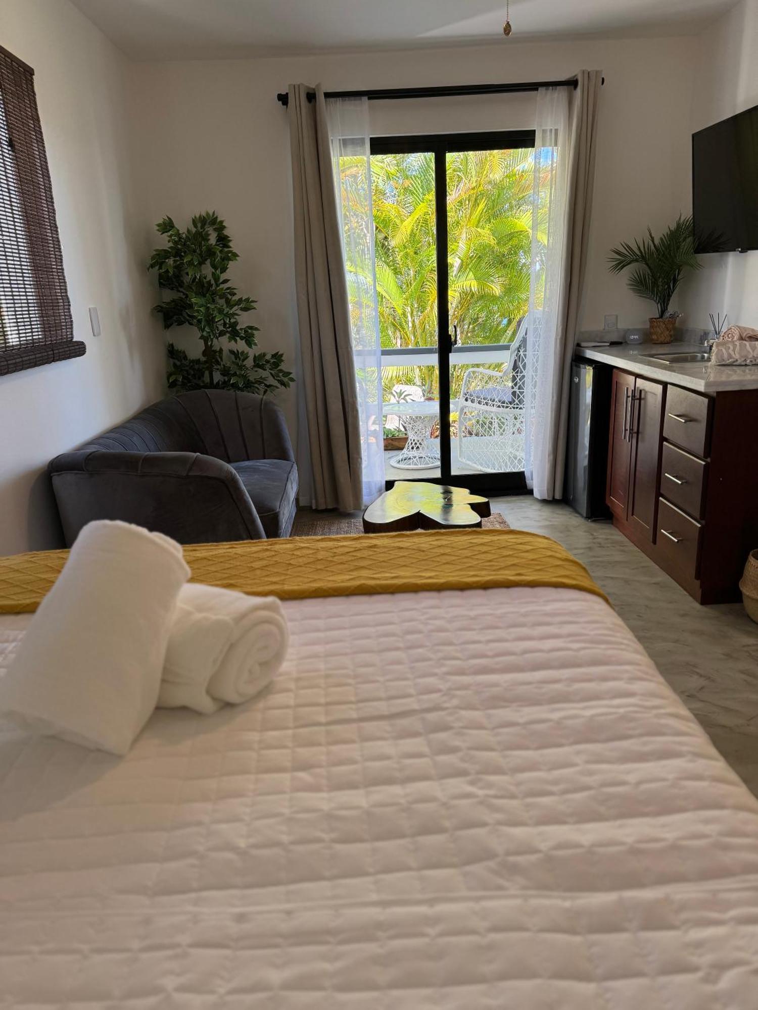 Catalina, Cabrera Oceanview Multi 2 Bd 2 Bath Condo Units With Balcony And Pool מראה חיצוני תמונה